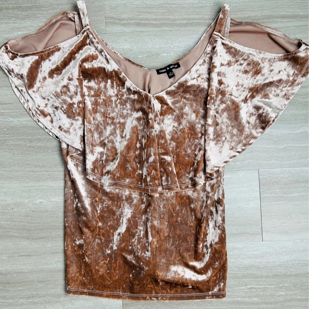 🛍 5/$25🛍Cable & Gauge Brown and Champagne Crushed Velvet Cold-Shoulder Top